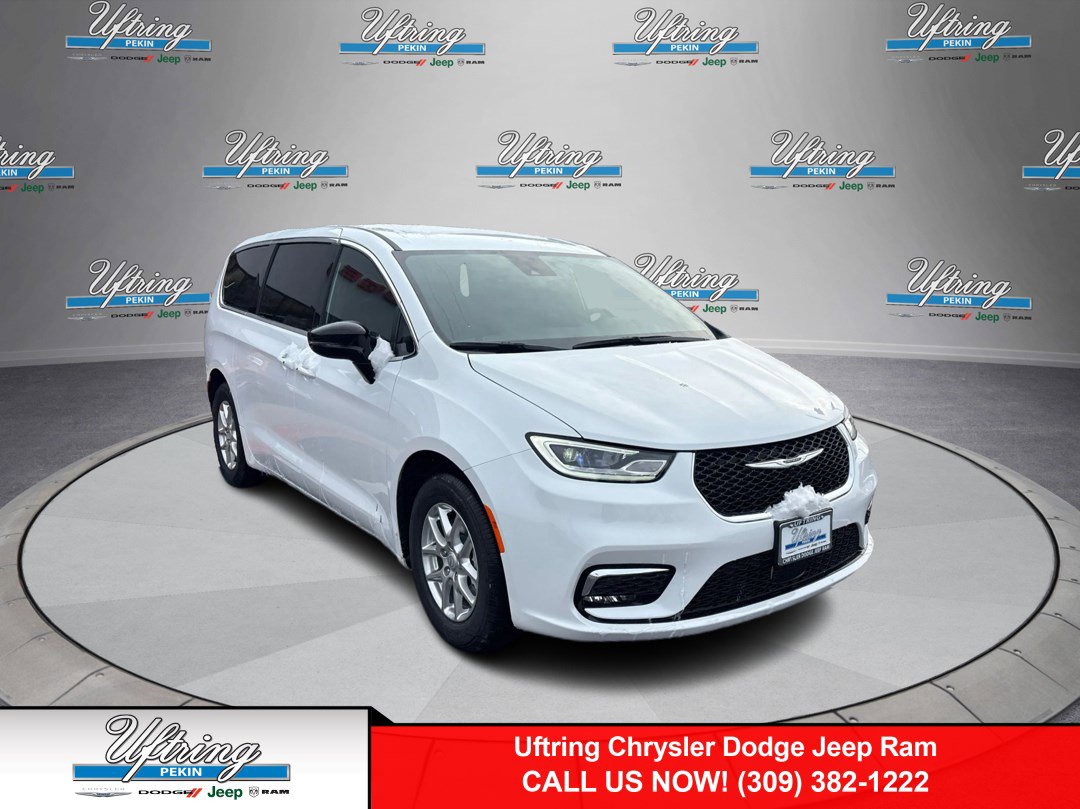 2026 Chrysler Pacifica Select's photo