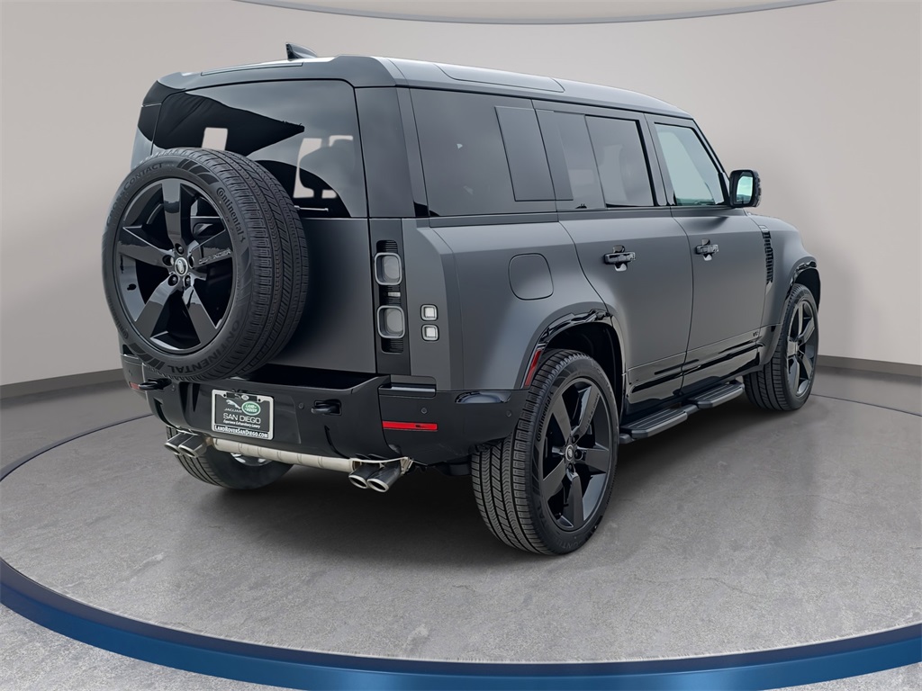 2025 Land Rover Defender 110 V8 photo 5