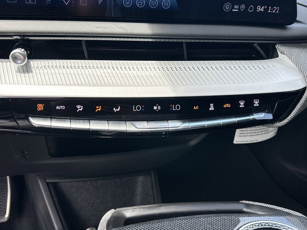 2025 Cadillac Optiq Luxury photo 22