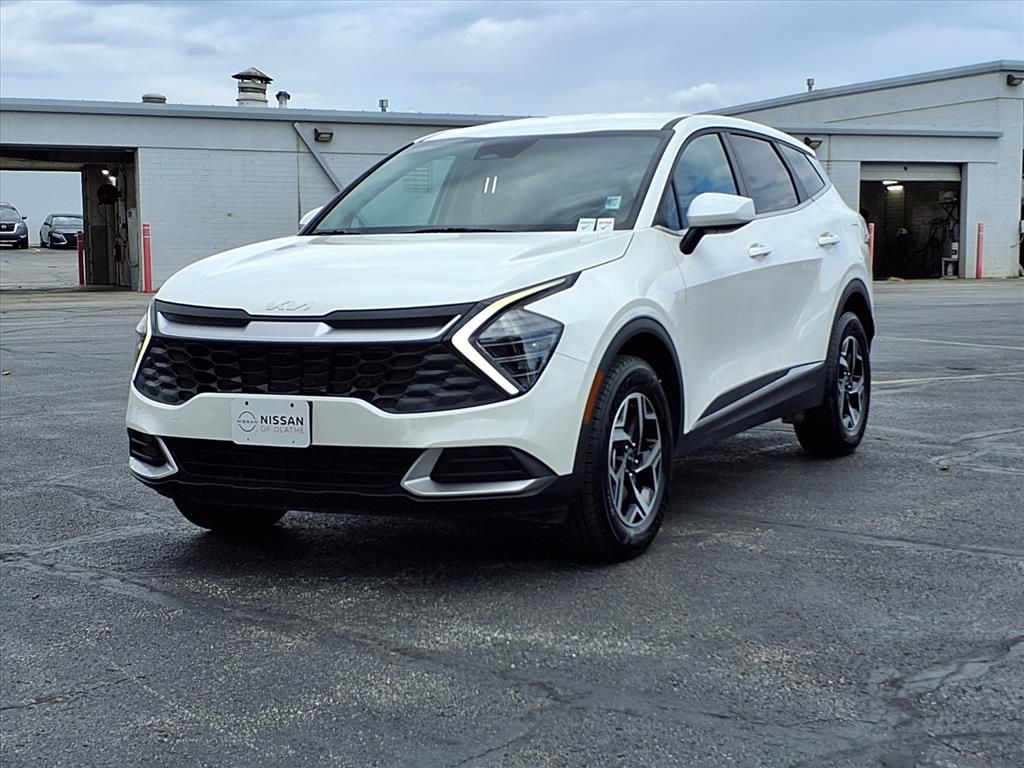 Used 2024 Kia Sportage LX with VIN KNDPUCDF8R7293881 for sale in Kansas City