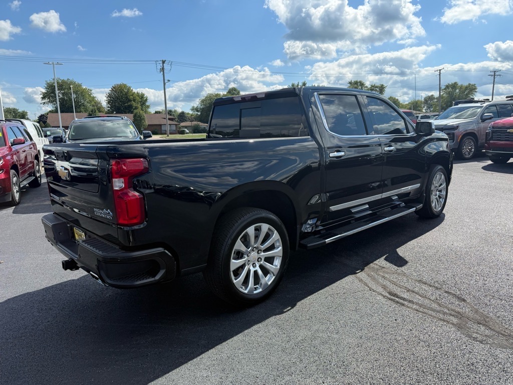 2024 Chevrolet Silverado 1500 High Country photo 4