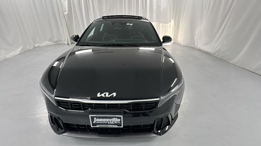 2025 Kia K4 GT-Line photo 8