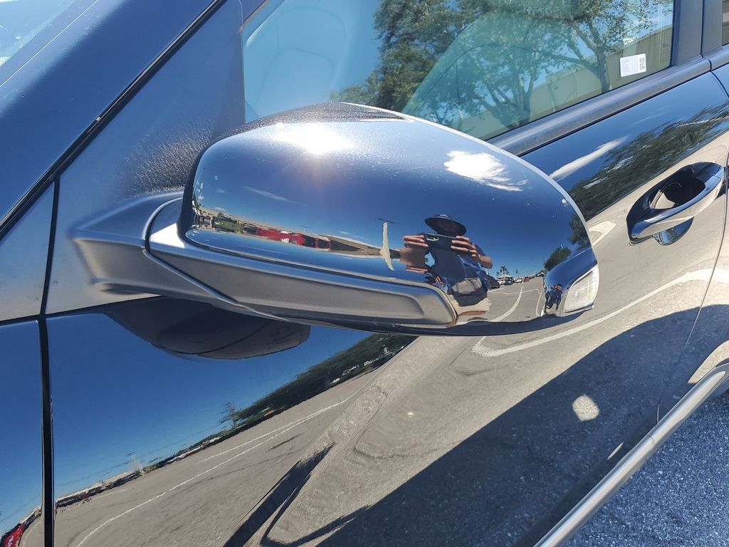2023 Hyundai Kona Limited photo 16
