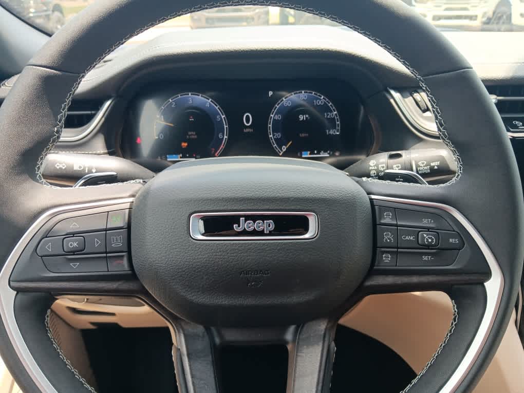 2025 Jeep Grand Cherokee Limited photo 11