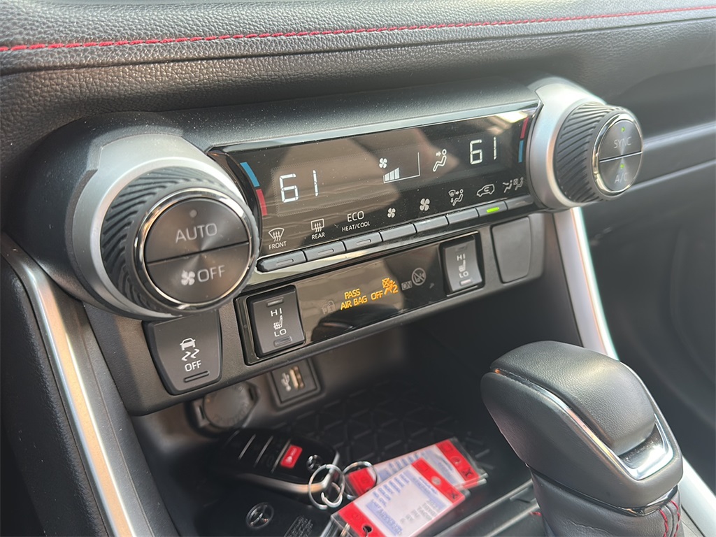 2023 Toyota RAV4 Prime SE photo 17