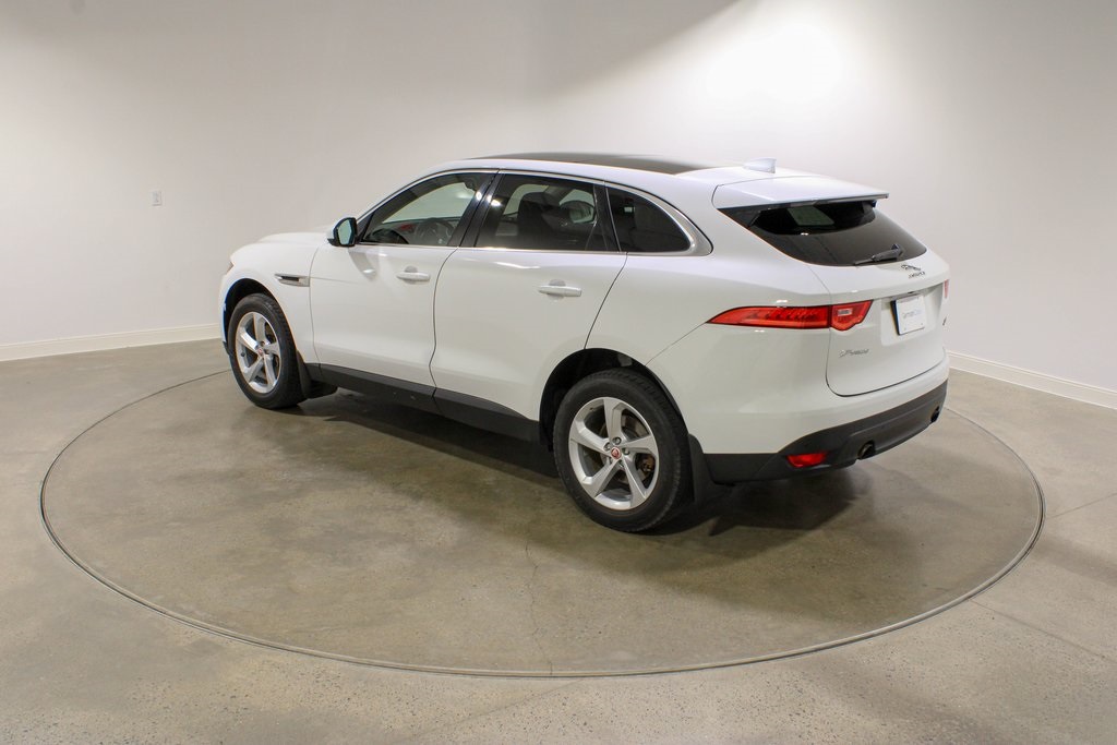 2019 Jaguar F-PACE Premium photo 2