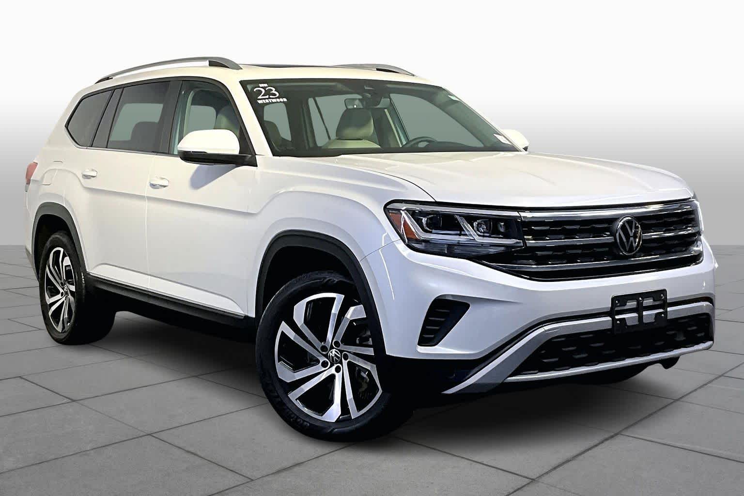 2023 Volkswagen Atlas V6 SEL photo 2