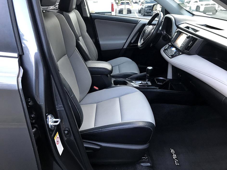 2017 Toyota RAV4 Limited photo 15