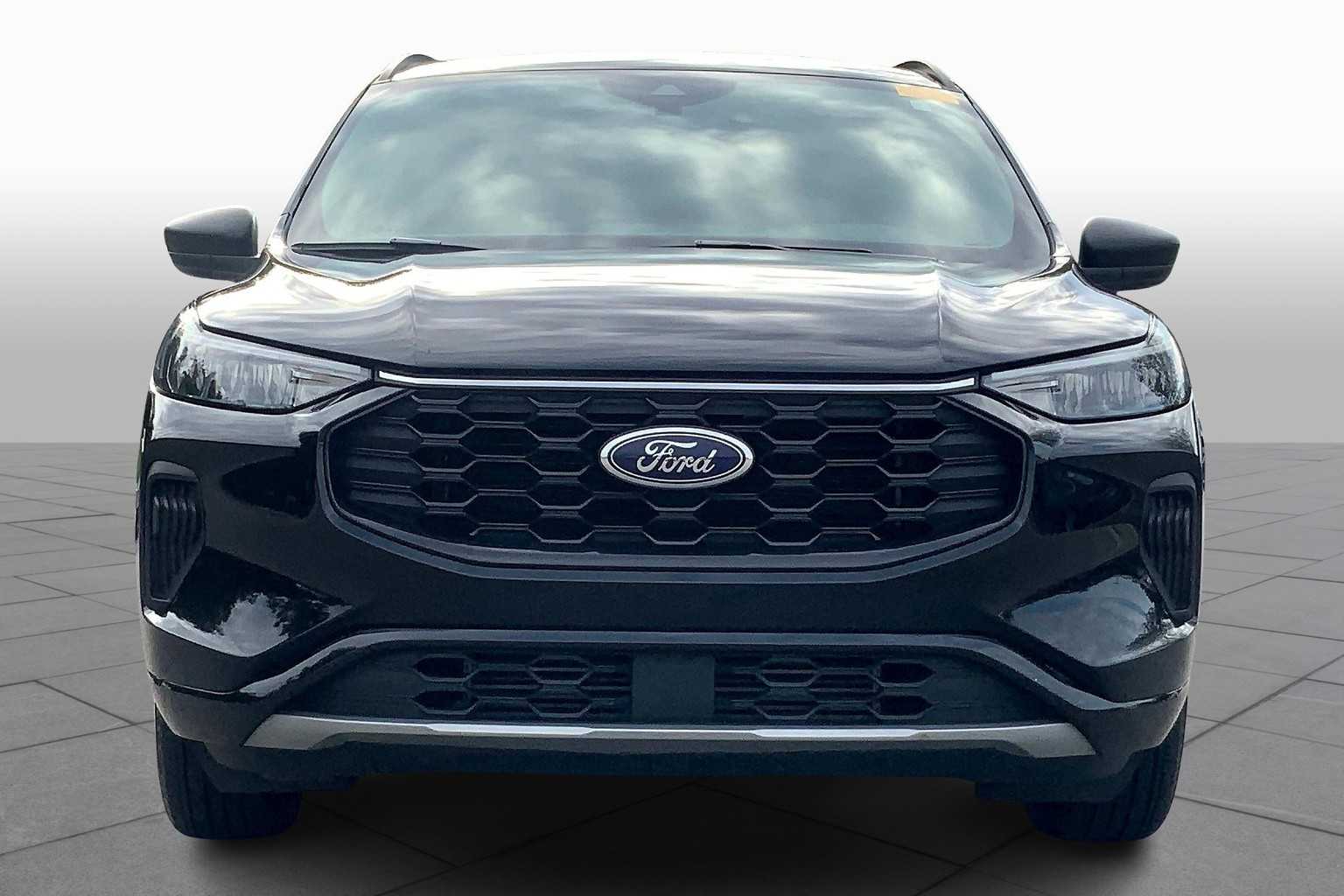 2024 Ford Escape ST-Line photo 2