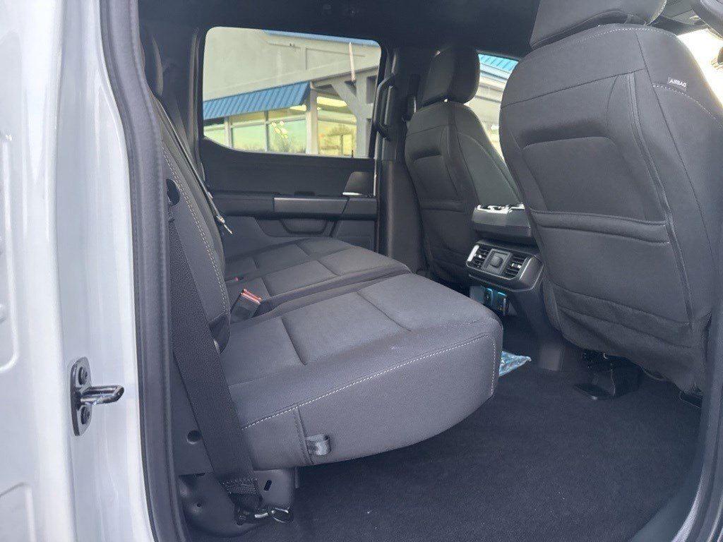 2025 Ford F-150 XLT photo 13
