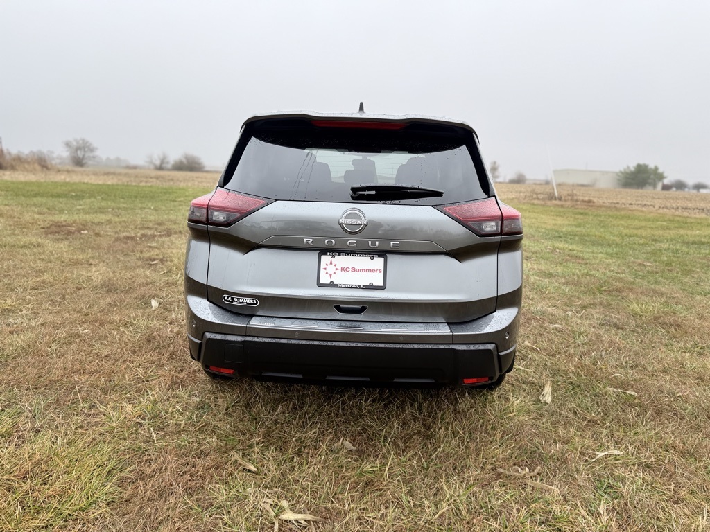2026 Nissan Rogue SV photo 4