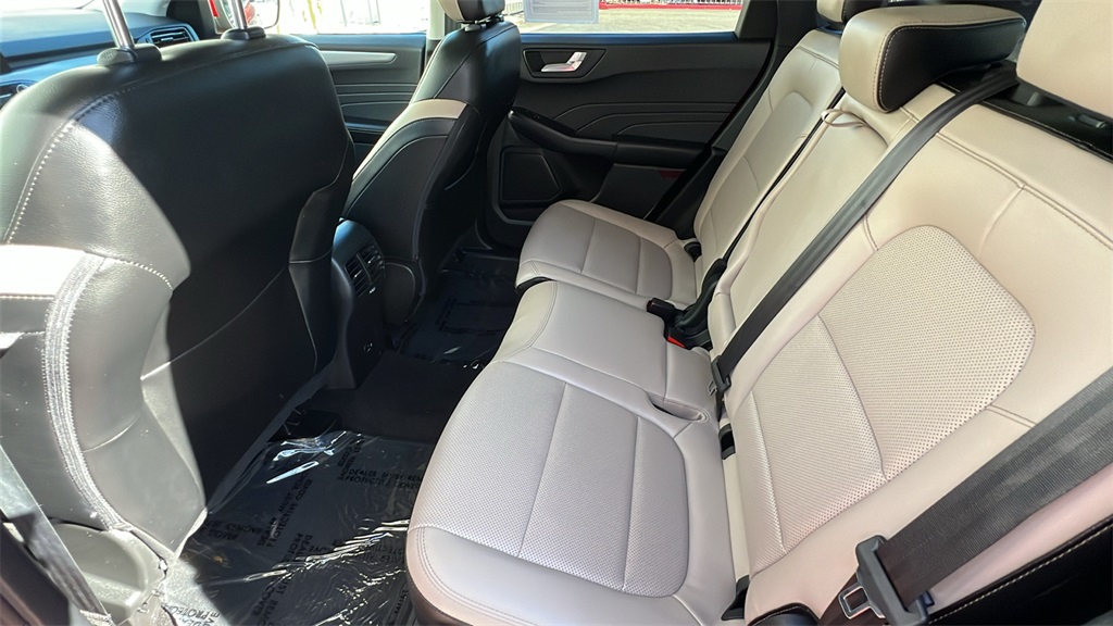 2022 Ford Escape Plug-In Hybrid SEL photo 4