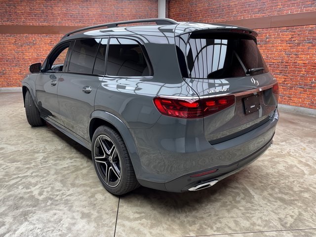 2026 Mercedes Benz GLS 450 4MATIC photo 2