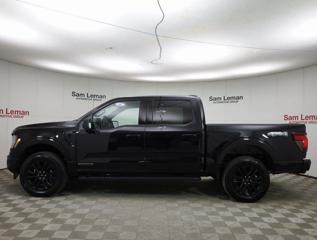 2025 Ford F-150 XLT photo 2