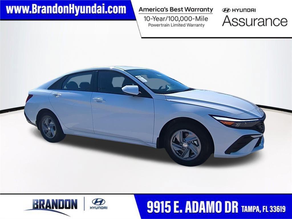 2026 Hyundai Elantra SE's photo