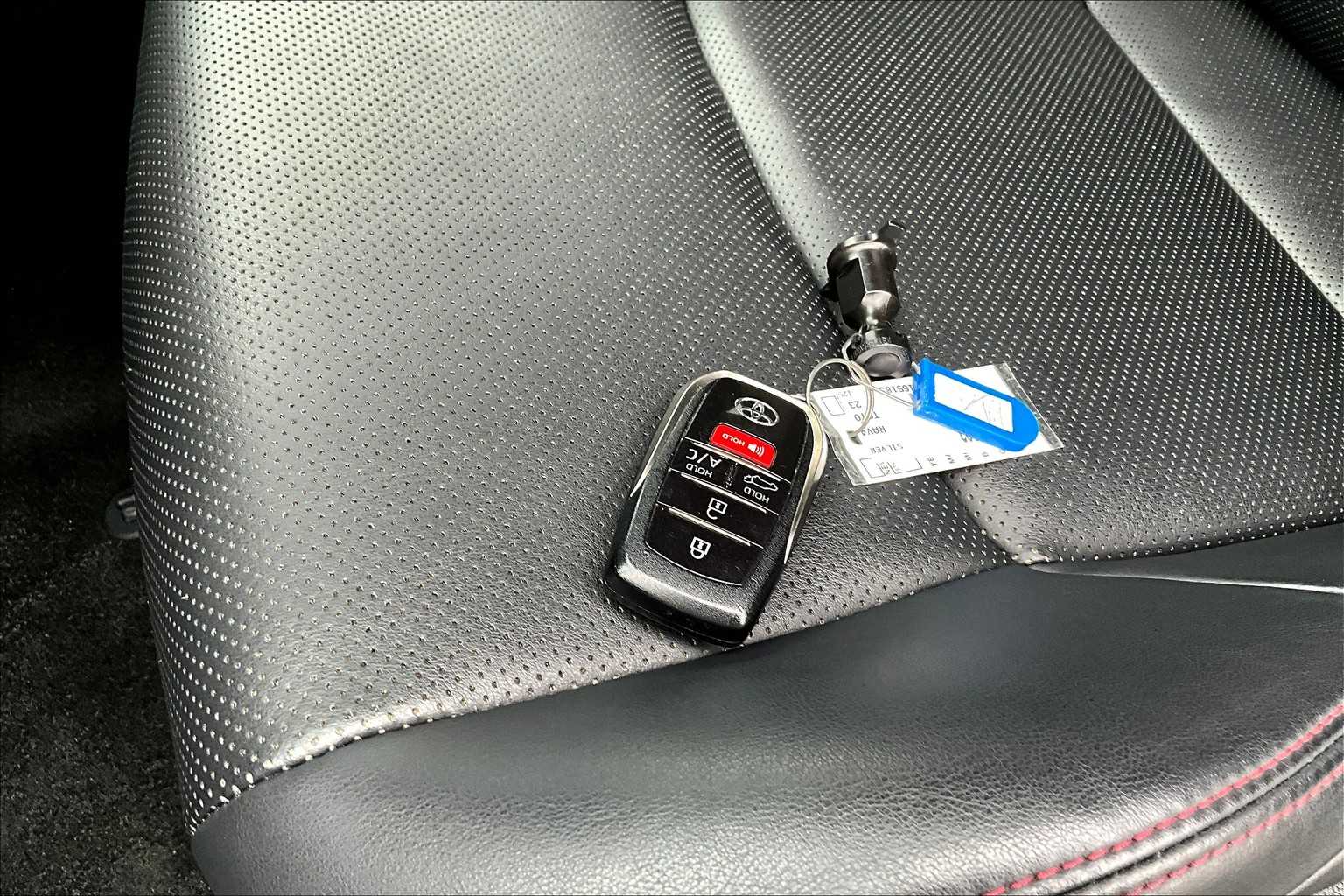 2023 Toyota RAV4 Prime XSE Premium photo 25