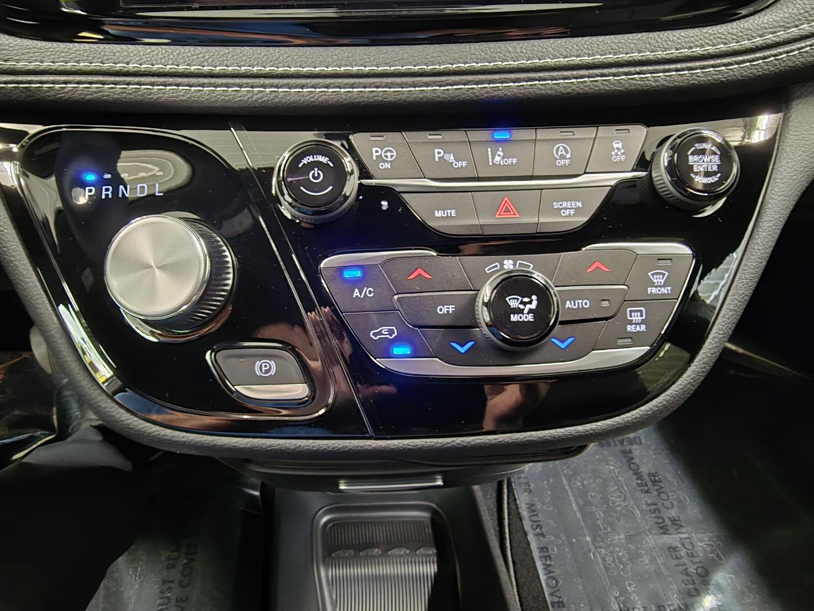 2025 Chrysler Pacifica photo 22
