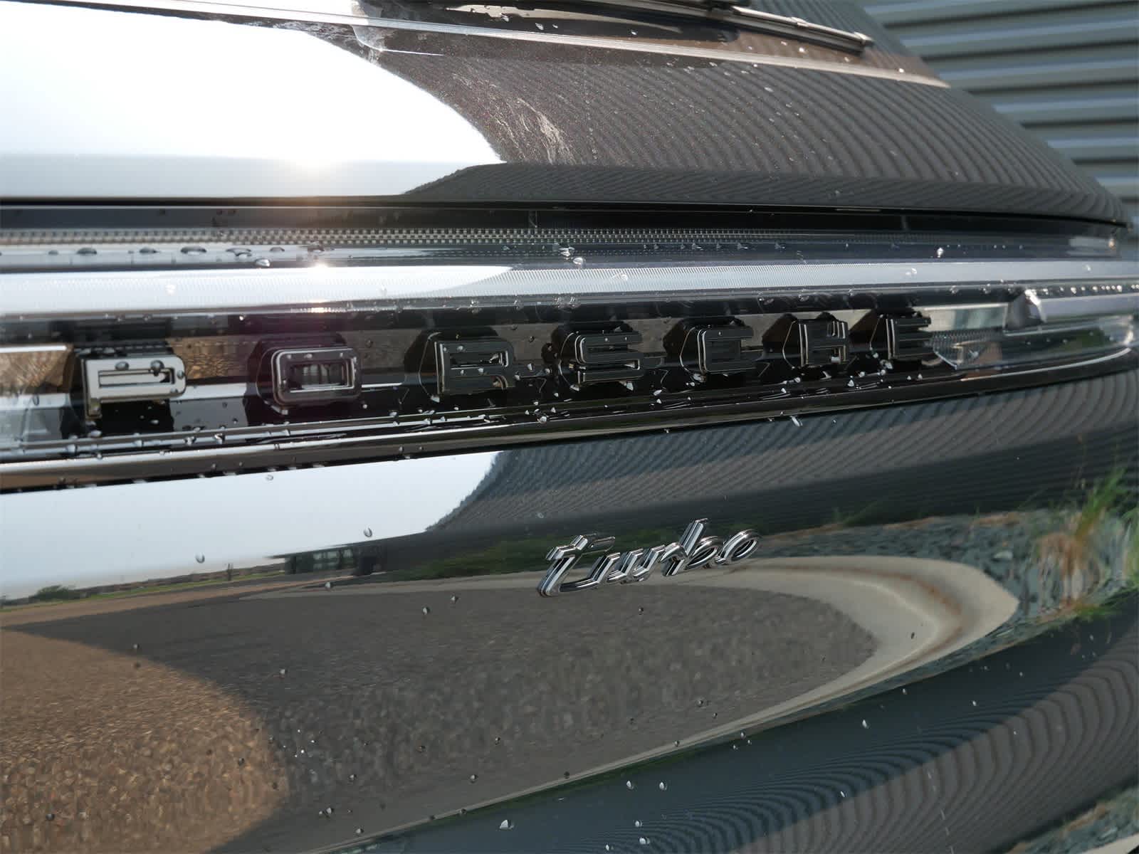 2025 Porsche Cayenne Turbo E-Hybrid photo 6