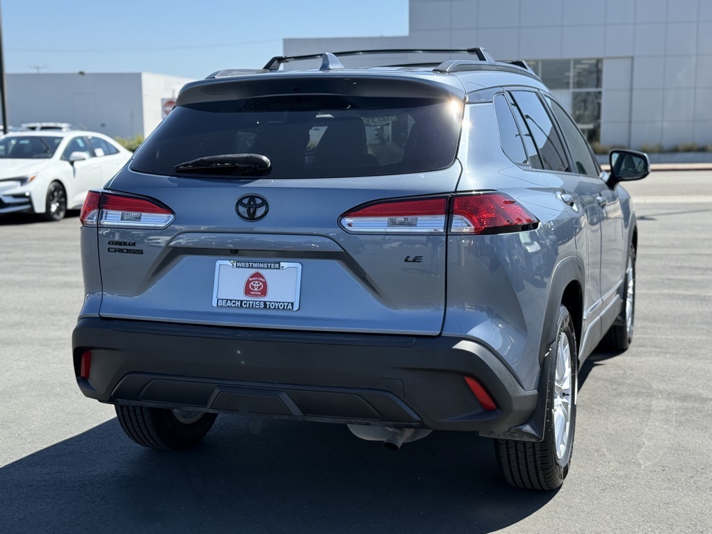 2023 Toyota Corolla Cross LE photo 7