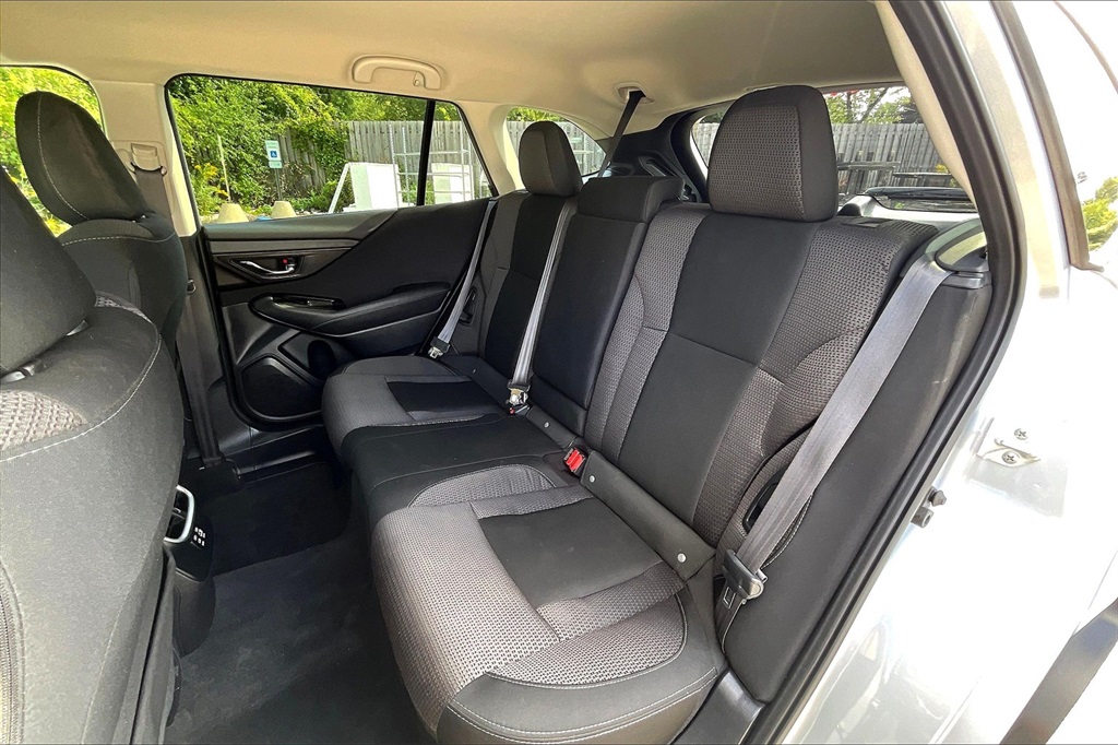 2023 Subaru Outback Premium photo 23