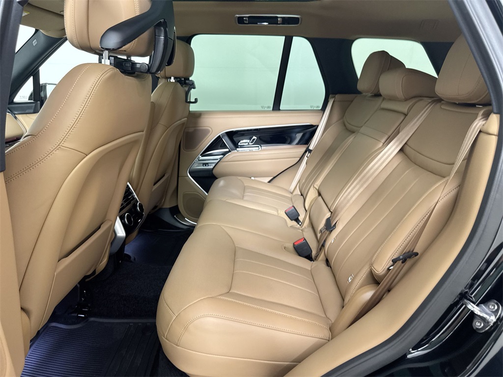 2025 Land Rover Range Rover SE photo 19