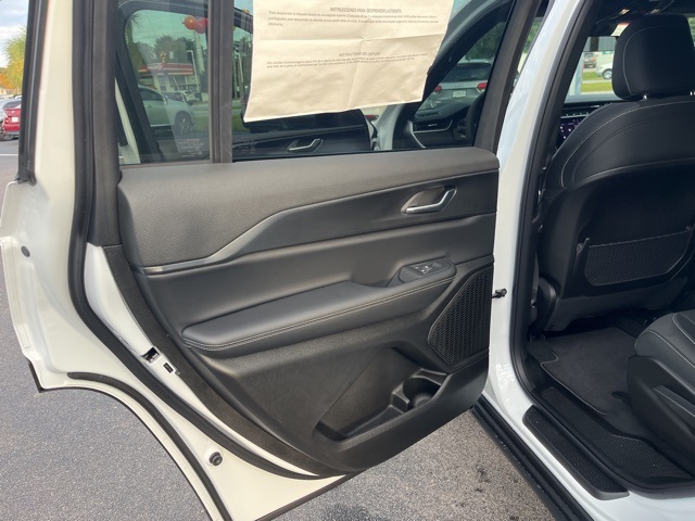 2025 Jeep Grand Cherokee Laredo X photo 9