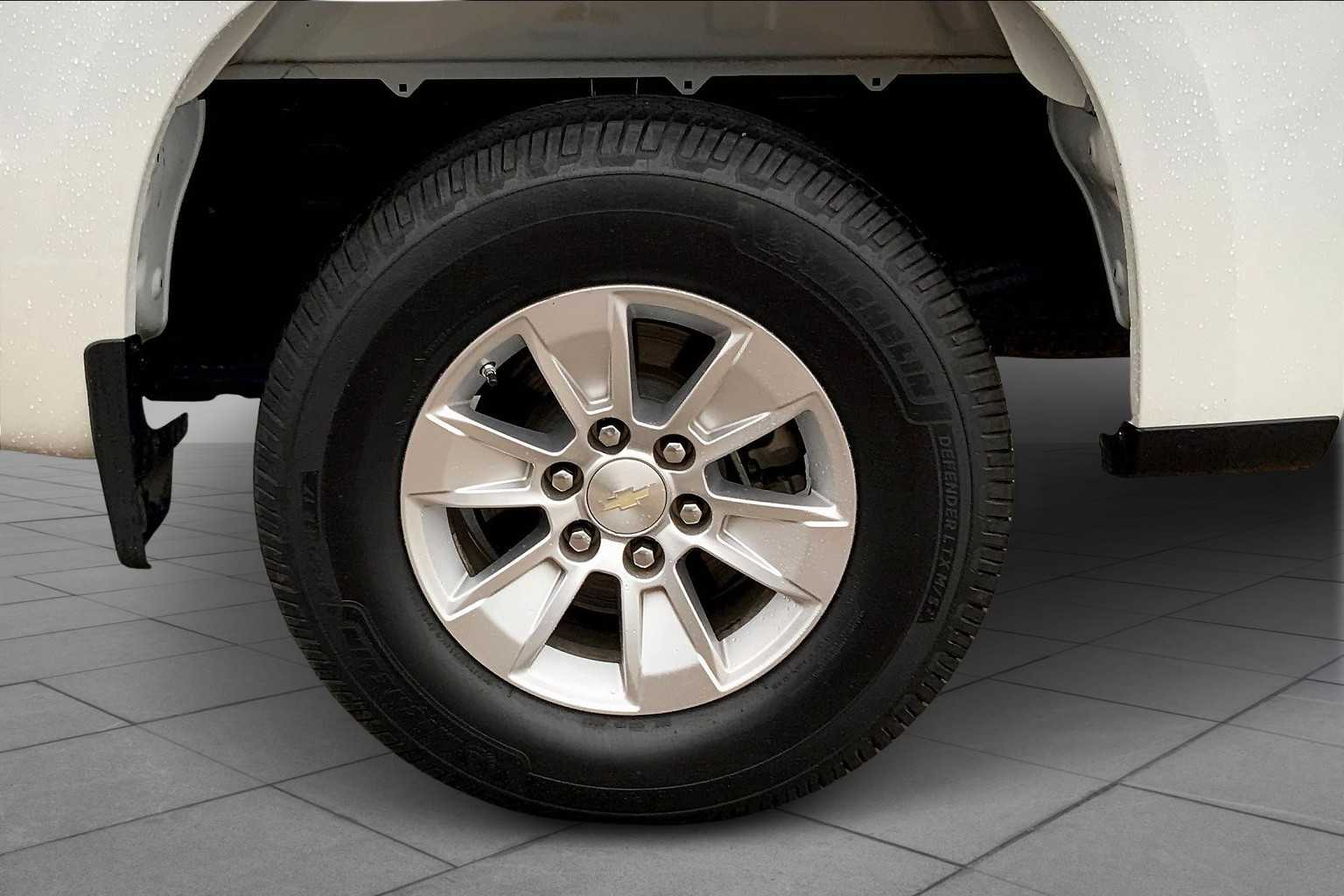 2019 Chevrolet Silverado 1500 LT photo 9