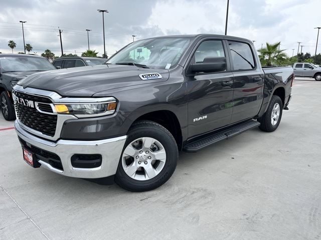 2025 Ram 1500 Tradesman photo 3