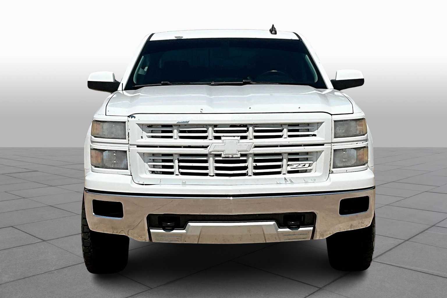 2015 Chevrolet Silverado 1500 LT photo 3