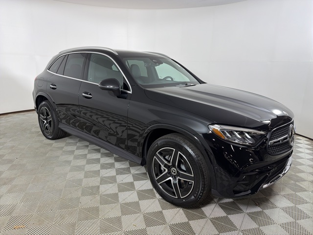 2026 Mercedes-Benz GLC Base's photo
