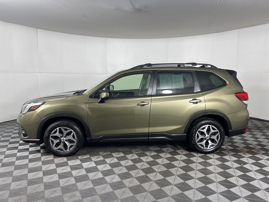 2024 Subaru Forester Premium photo 14