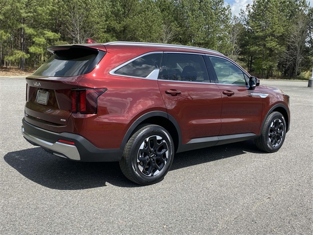 2025 Kia Sorento S photo 2