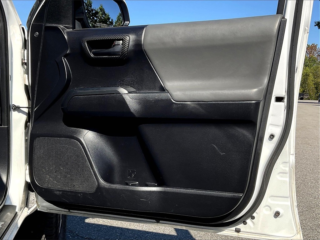 2020 Toyota Tacoma SR photo 11