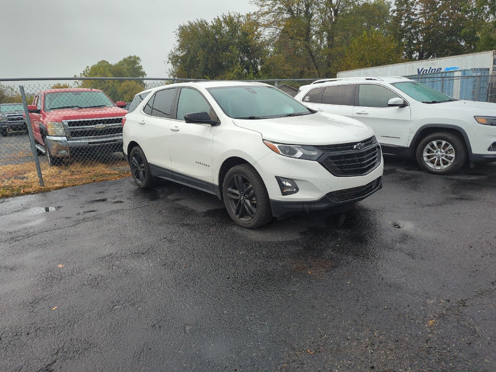 2021 Chevrolet Equinox LT photo 2