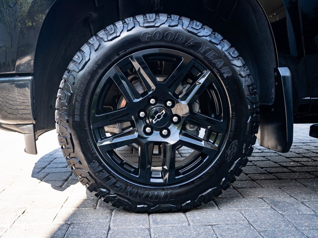 2024 Chevrolet Silverado 1500 RST photo 13