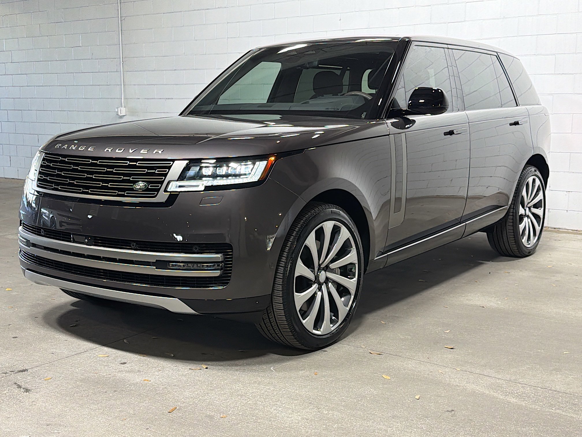 2025 Land Rover Range Rover SE