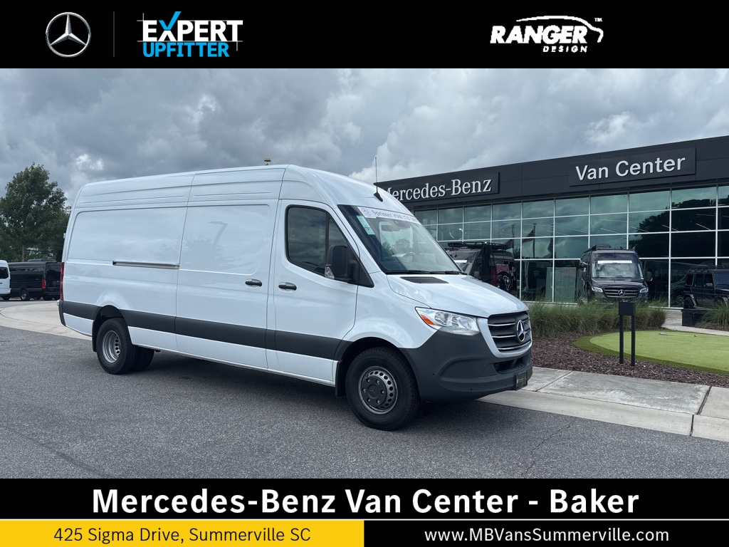2024 Mercedes-Benz Sprinter Cargo Van Base's photo