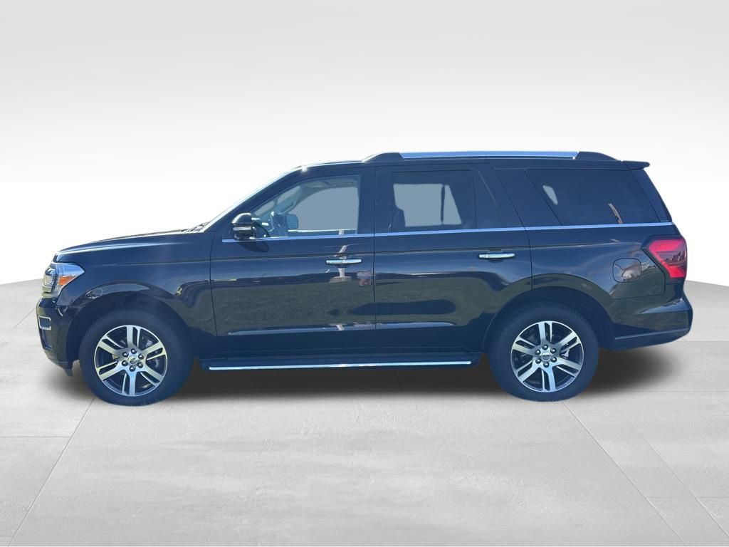 2022 Ford Expedition Limited photo 2