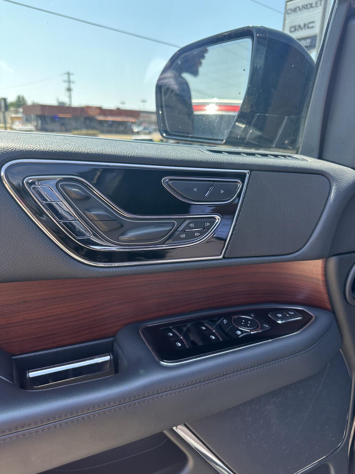 2023 Lincoln Navigator L Reserve photo 10