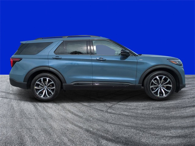 2025 Ford Explorer ST-Line photo 2