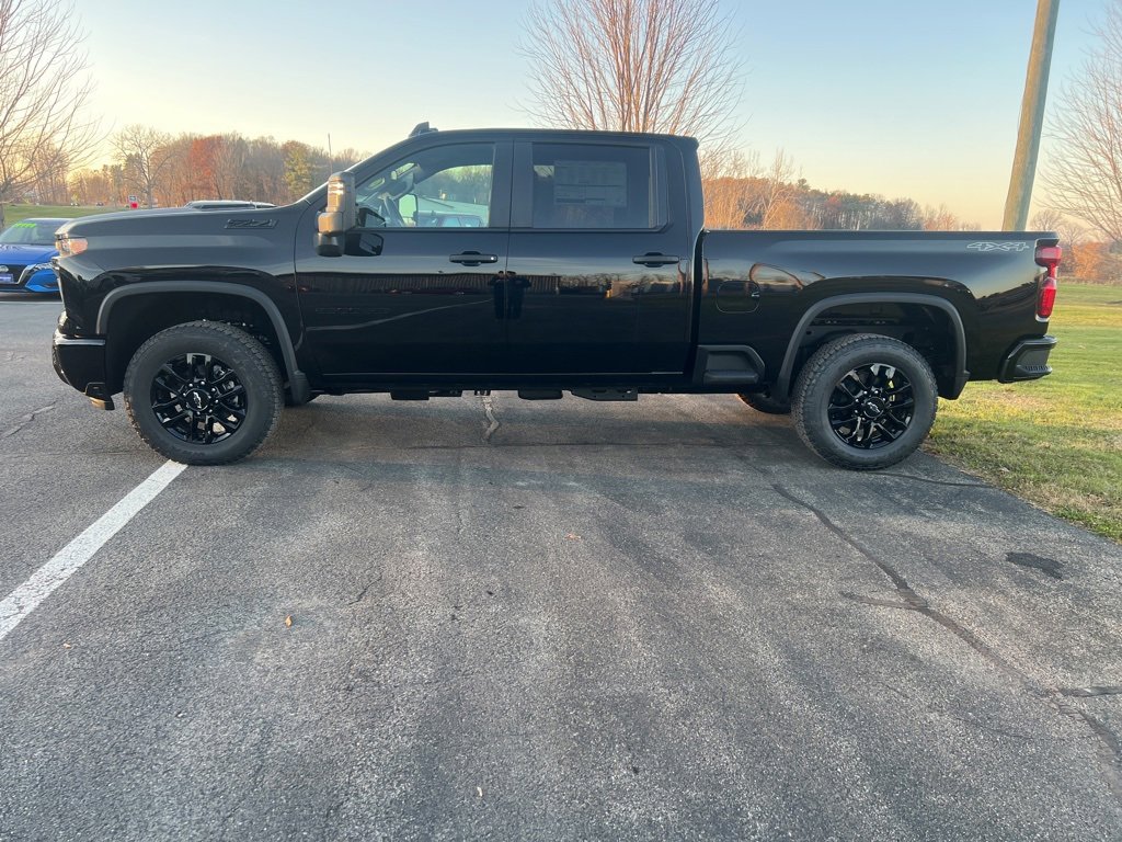 2026 Chevrolet Silverado 2500HD Custom photo 4