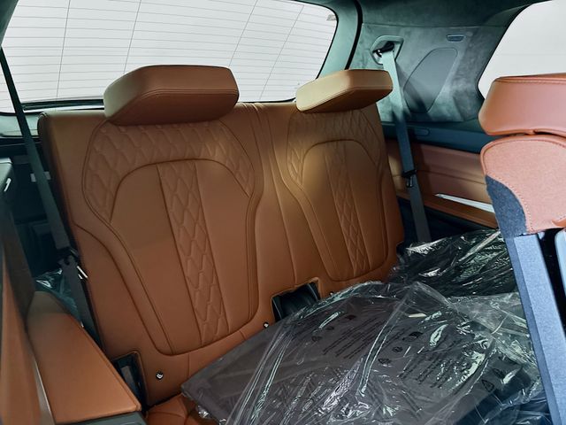 2026 Bmw X7 M60i photo 27