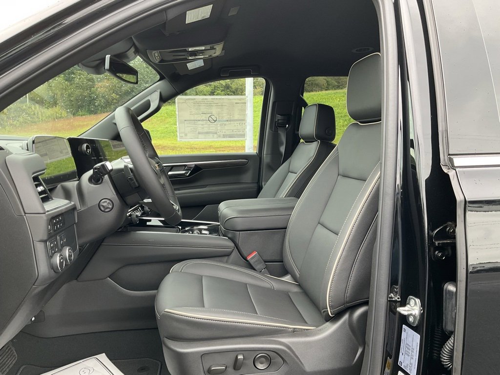 2025 Chevrolet Tahoe Premier photo 16