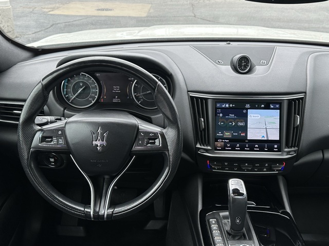 2021 Maserati Levante Base photo 17