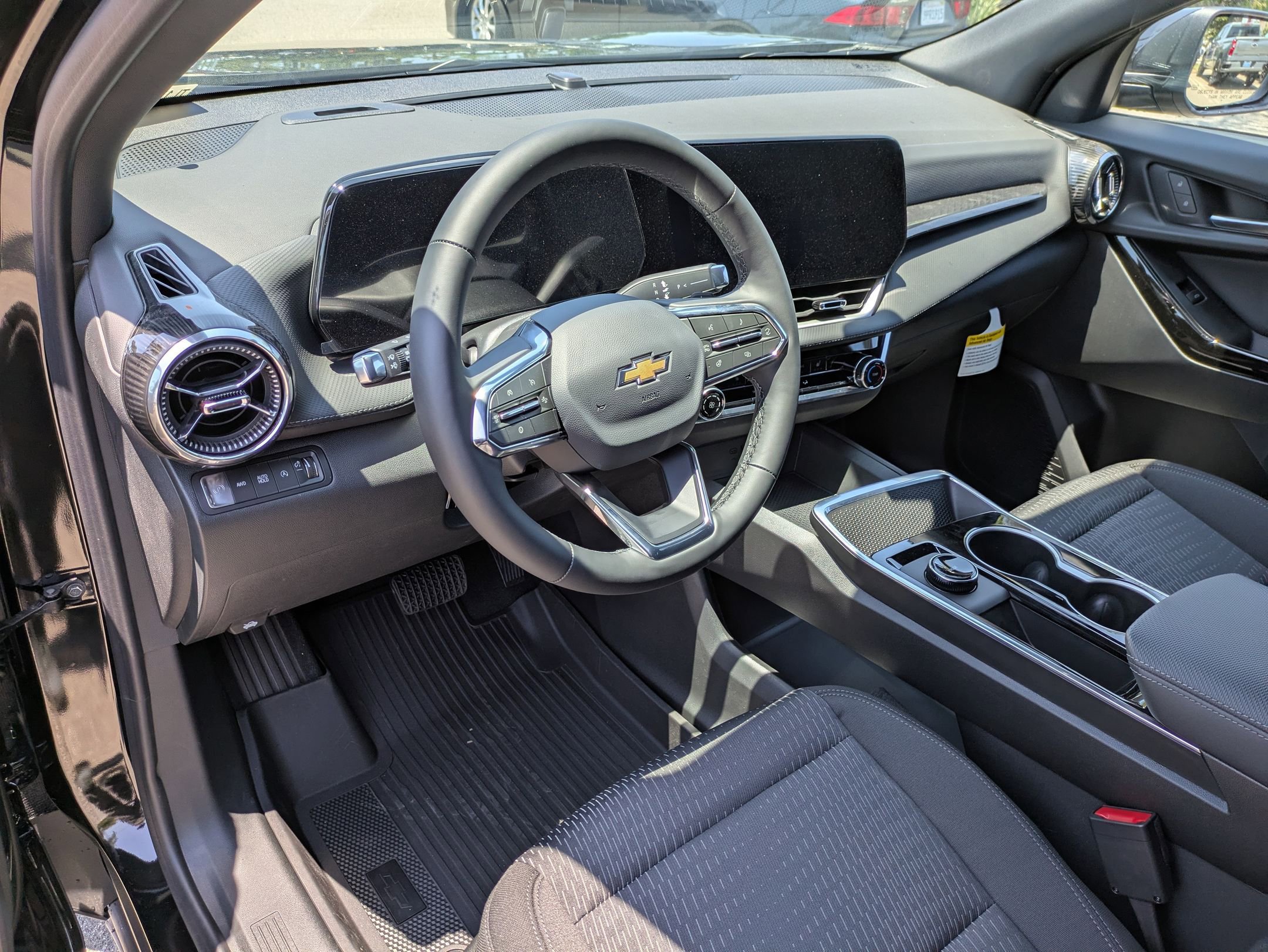 2026 Chevrolet Equinox LT photo 10