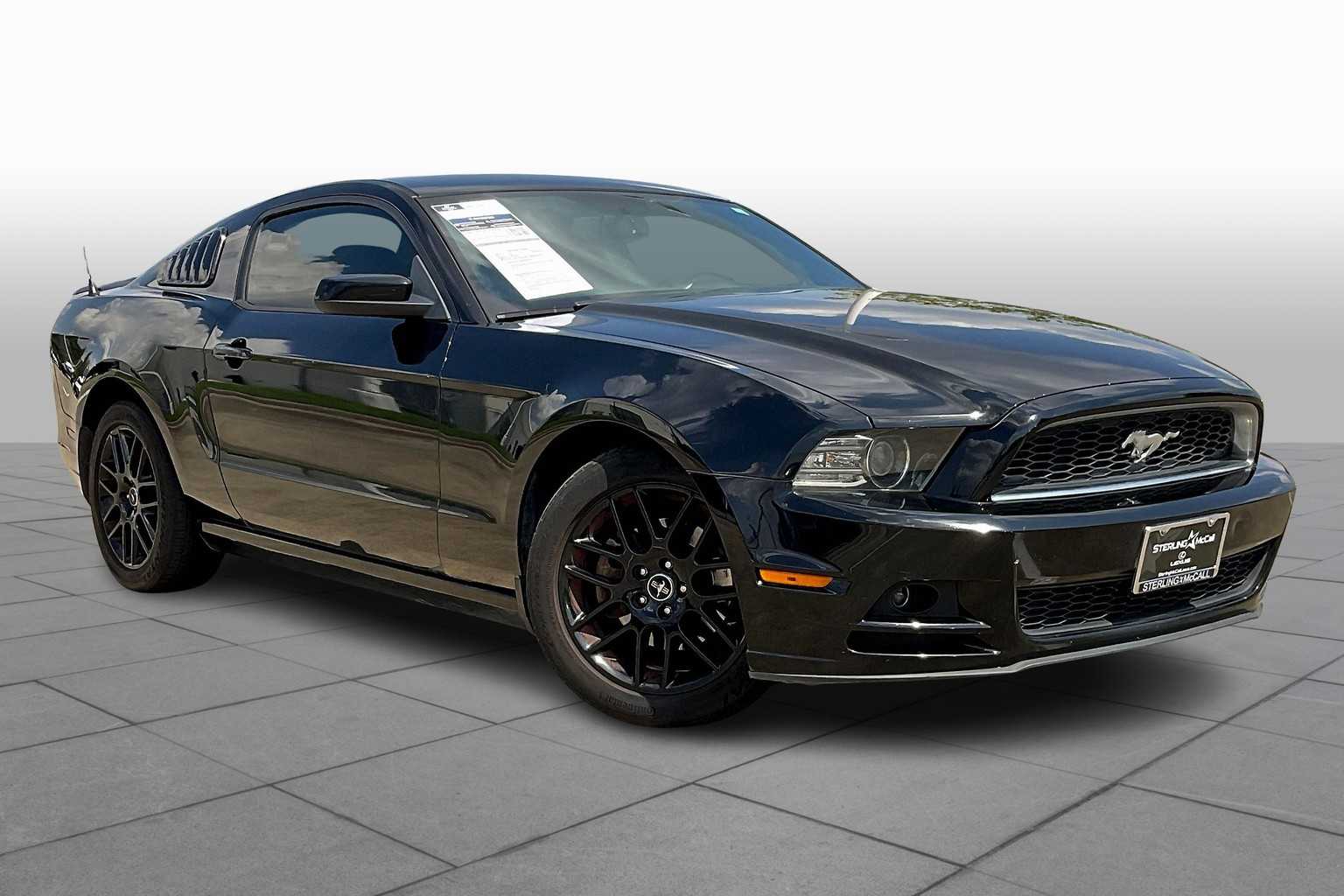 2014 Ford Mustang V6 photo 2