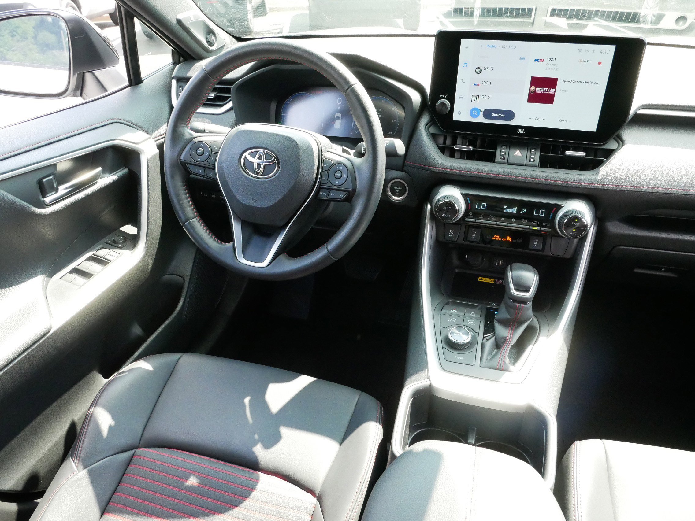 2023 Toyota RAV4 Prime XSE photo 8