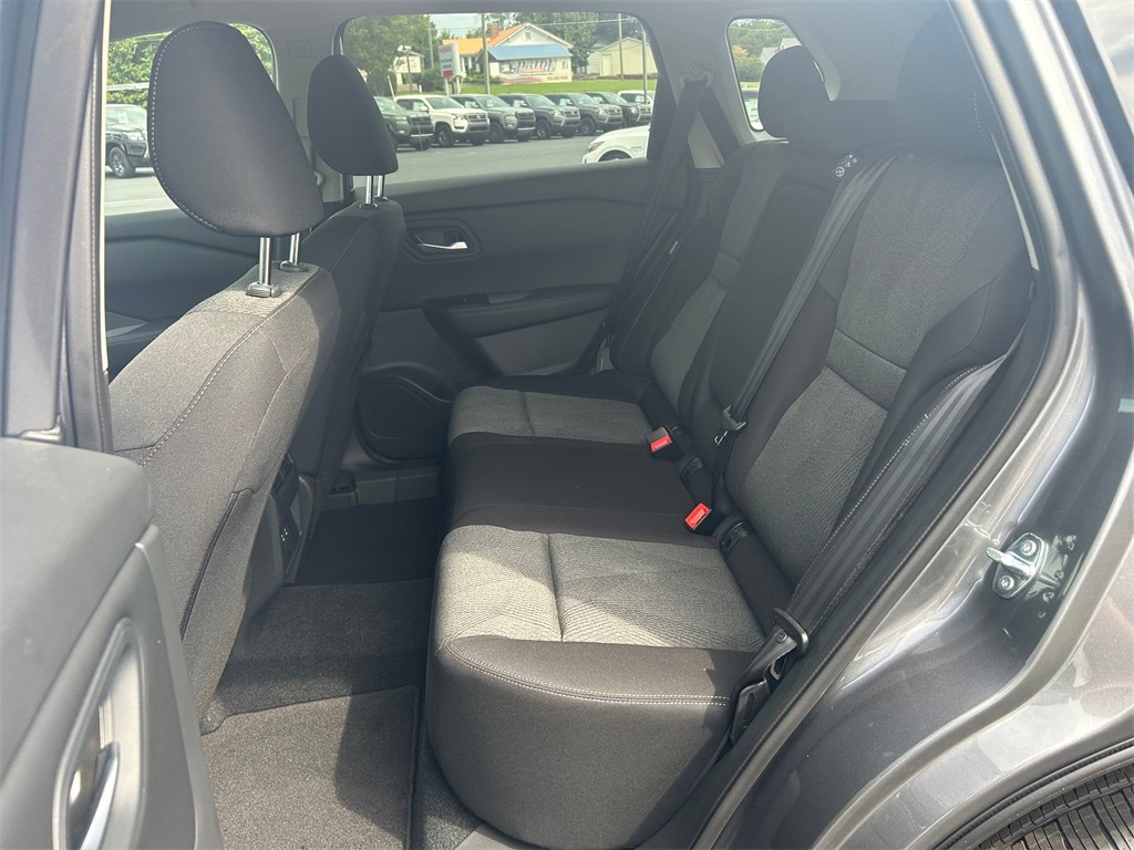 2026 Nissan Rogue SV photo 8