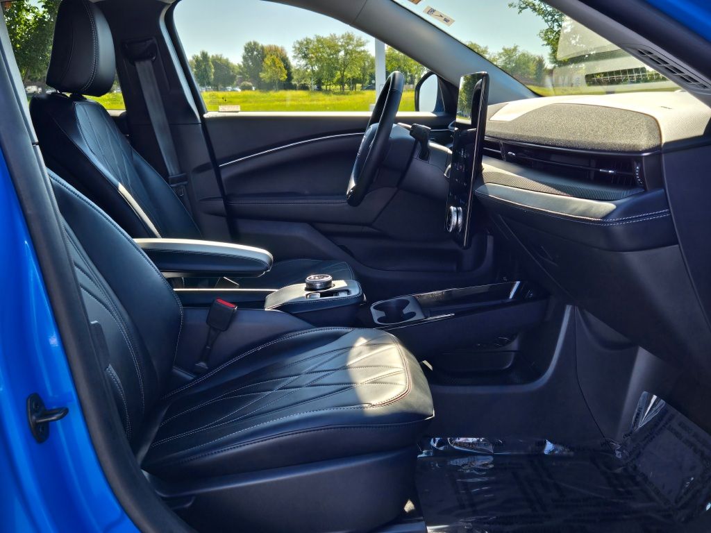 2024 Ford Mustang Mach-E Select photo 5
