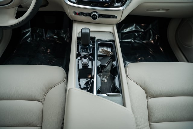 2026 Volvo V60 Cross Country B5 AWD Plus photo 28